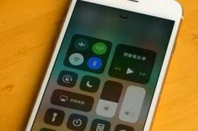 如何减少iPhone耗电量（掌握这些小技巧）