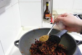 手把手教你制作美味鲜辣椒酱（传承经典）