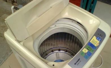 如何有效处理洗衣机内壁发黄问题（从清洁方法到预防措施）  第2张